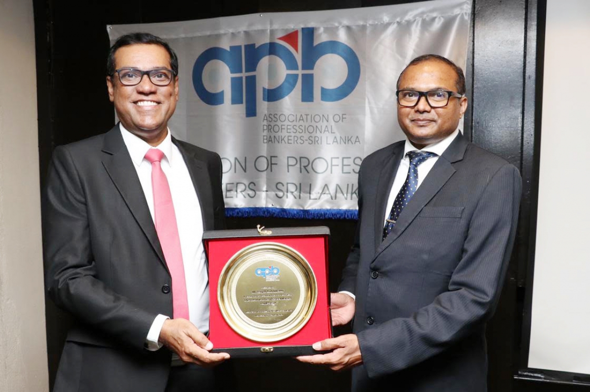 People’s Bank CEO/ General Manager felicitated by Association of Professional Bankers